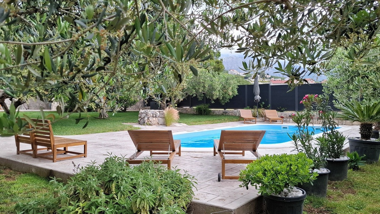 Photo of Outdoor in Mravince