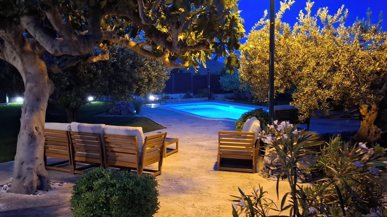 Photo of Outdoor in Mravince