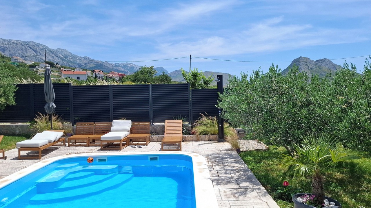 Photo of Outdoor in Mravince