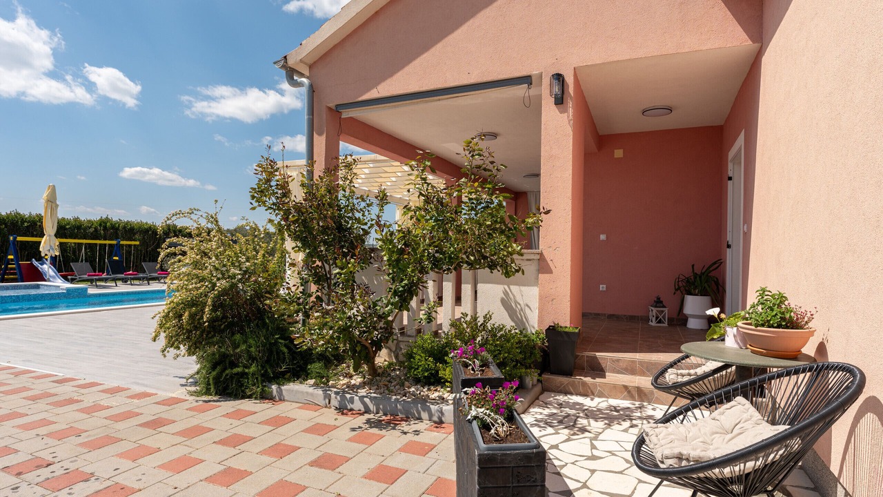 Photo of Patio Balcony in Tinj
