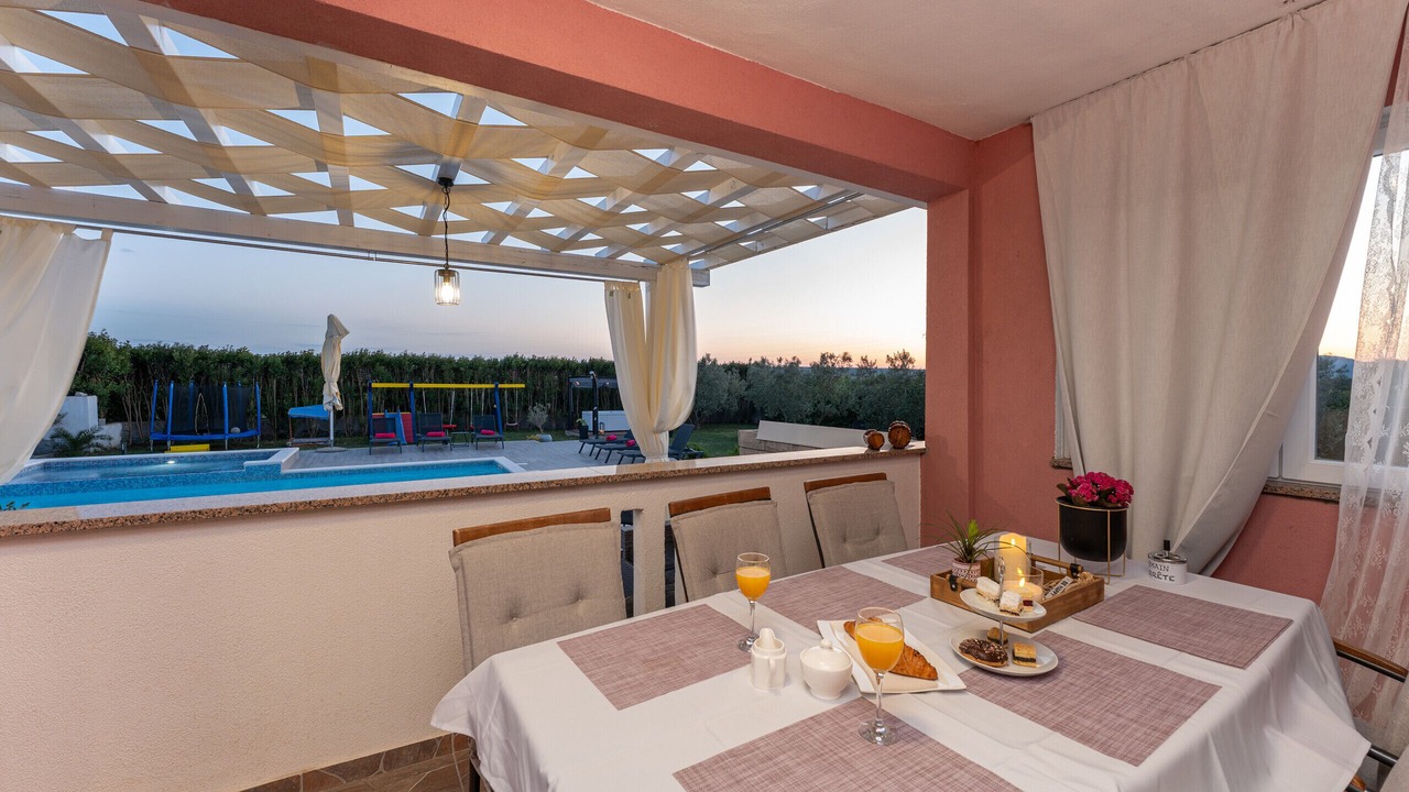 Photo of Outdoor in Tinj