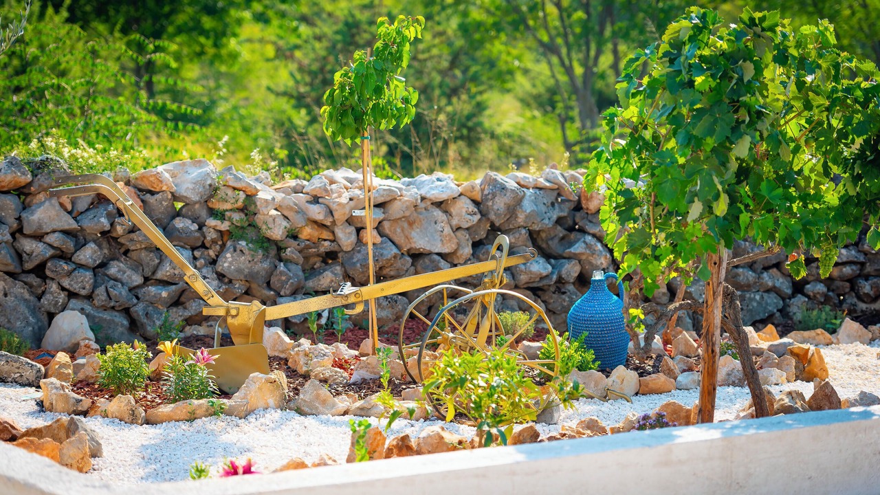 Photo of Outdoor in Oklaj