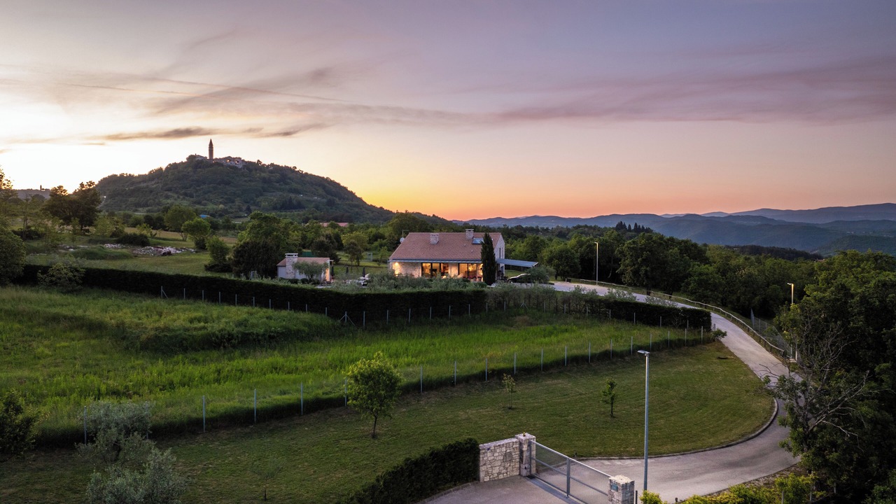 Photo of Outdoor in Pican