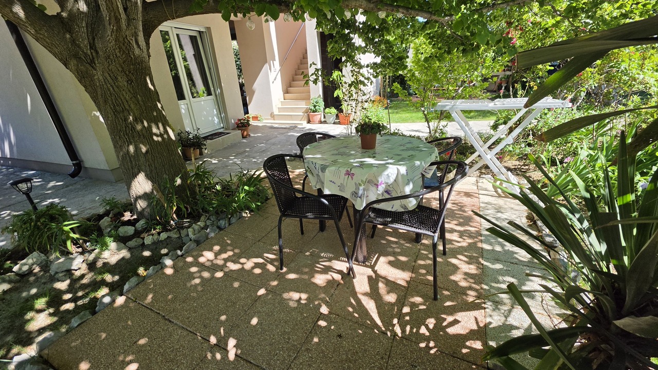Photo of Outdoor in Mundanije