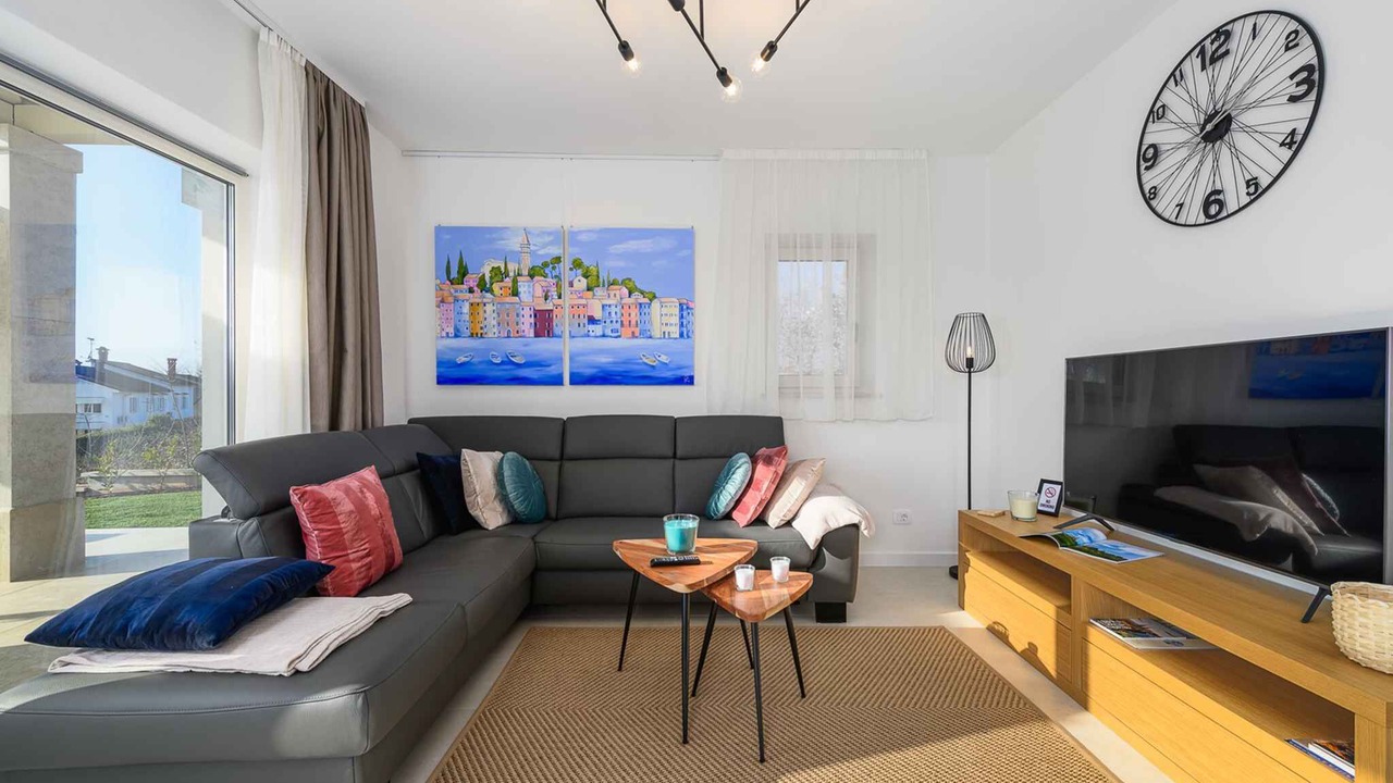 Photo of Livingroom in Tinjan