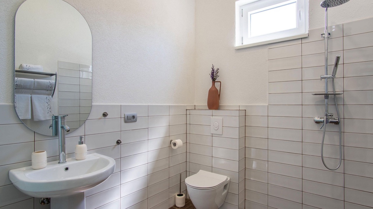Photo of Bathroom in Kolan