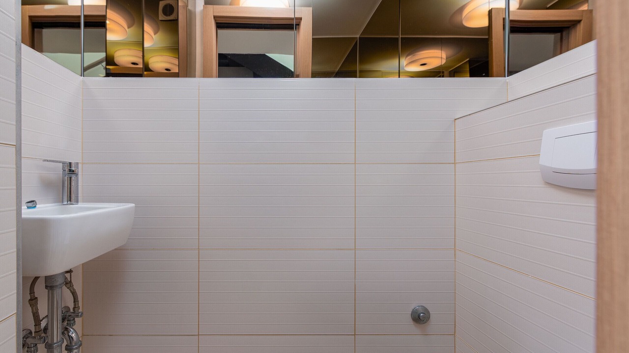 Photo of Bathroom in Petrcane