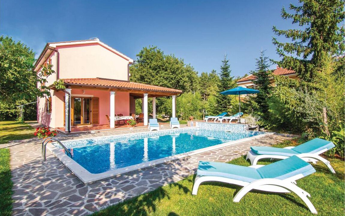 Photo of Outdoor in Laginji