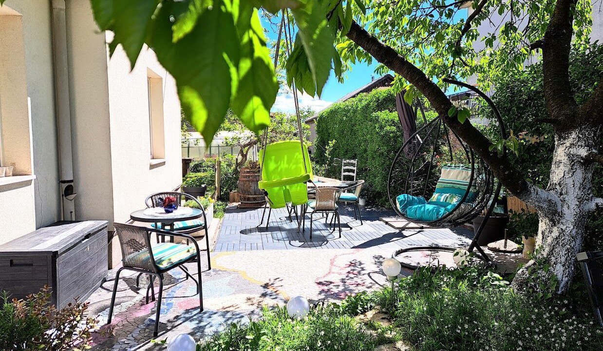 Photo of Patio Balcony in Sarsoni