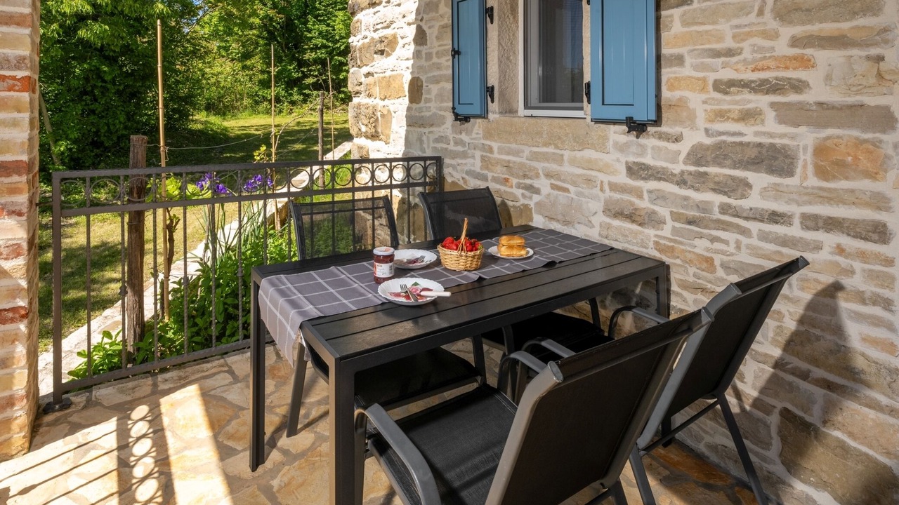 Photo of Outdoor in Cepic