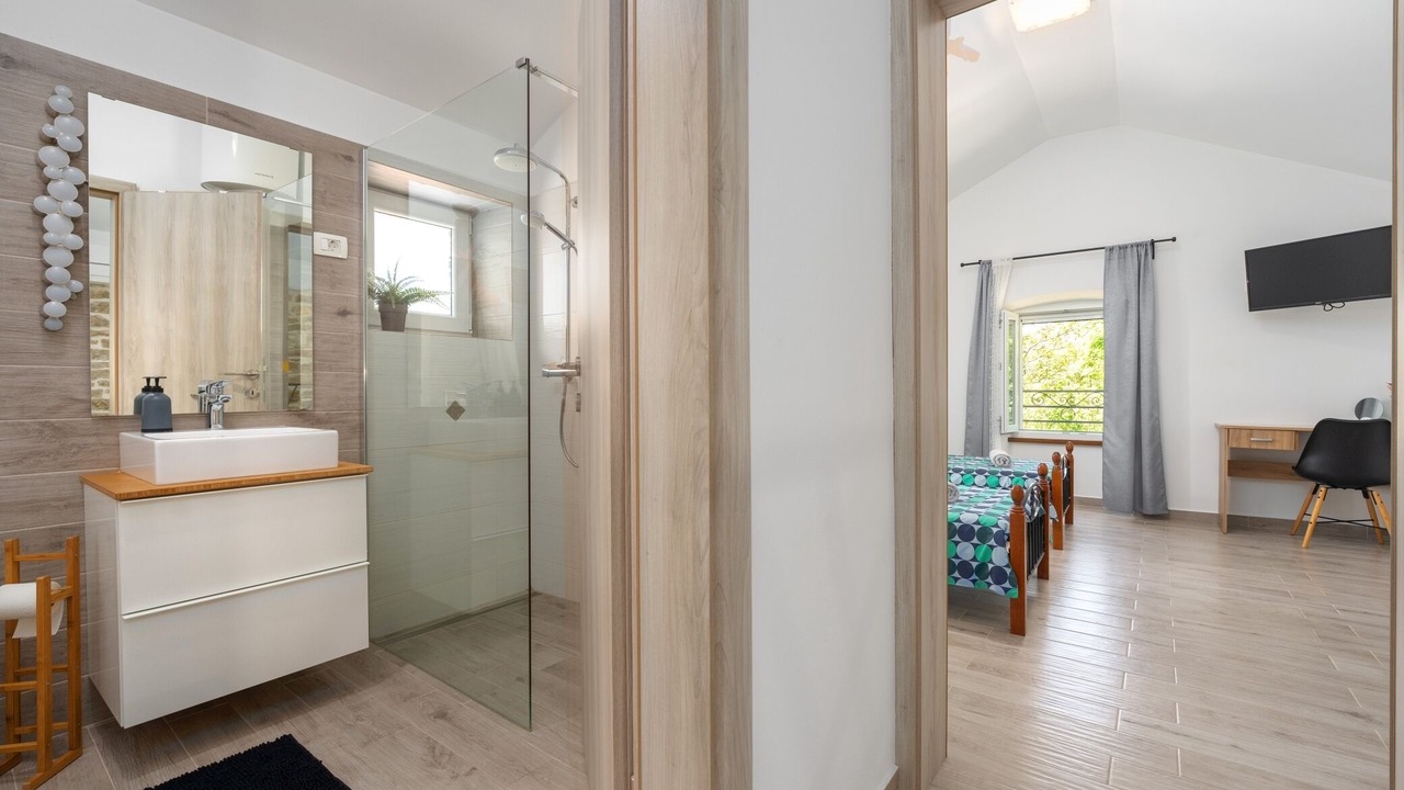 Photo of Bedroom in Cepic
