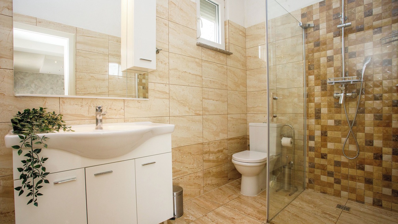 Photo of Bathroom in Srinjine