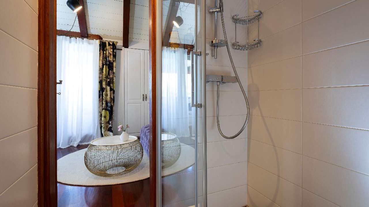 Photo of Bathroom in Loviste