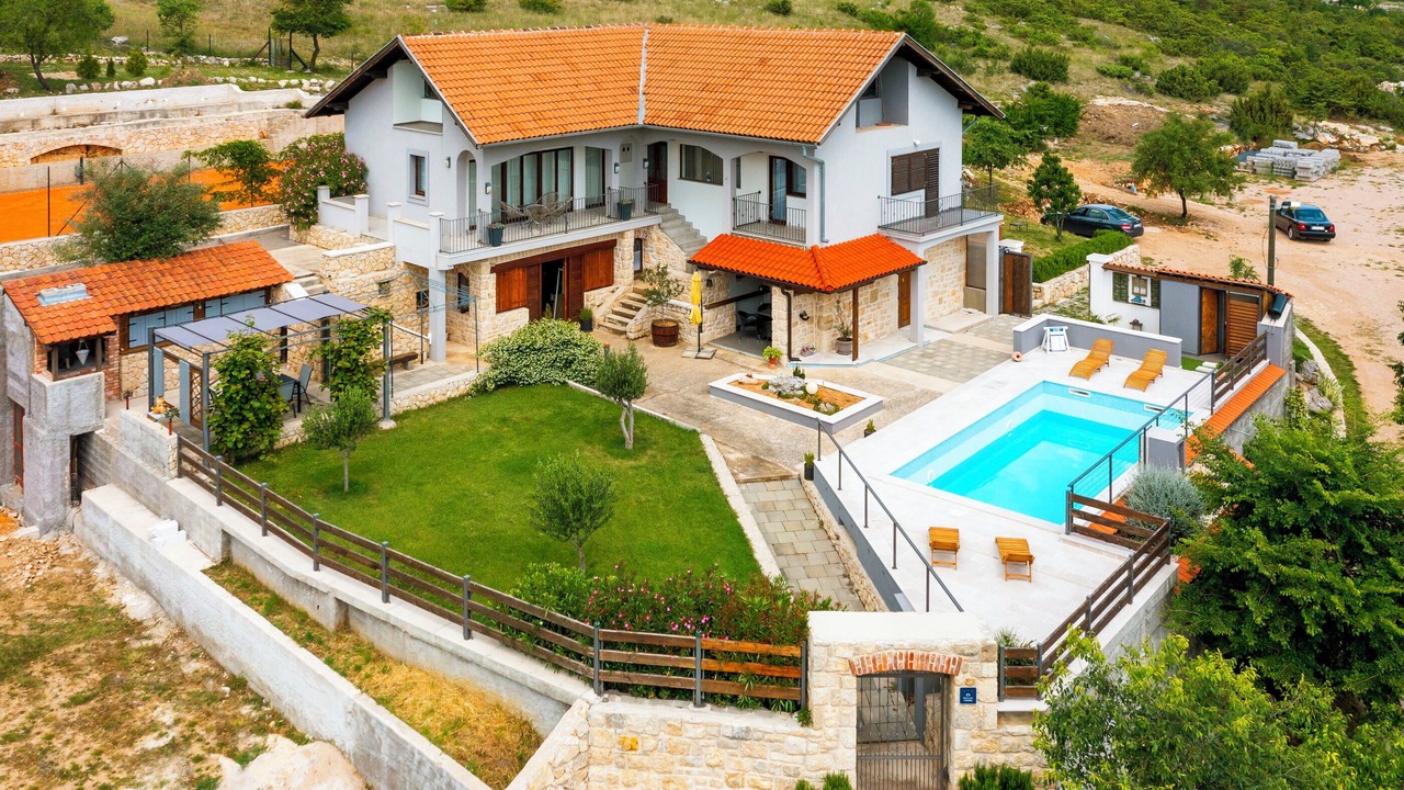 Photo of Outdoor in Drnis