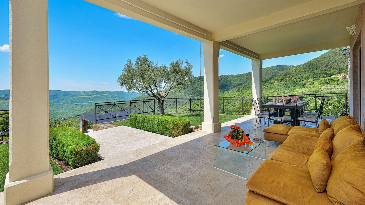 Photo of Patio Balcony in Golubici
