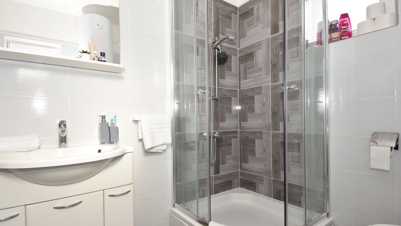 Photo of Bathroom in Tinj