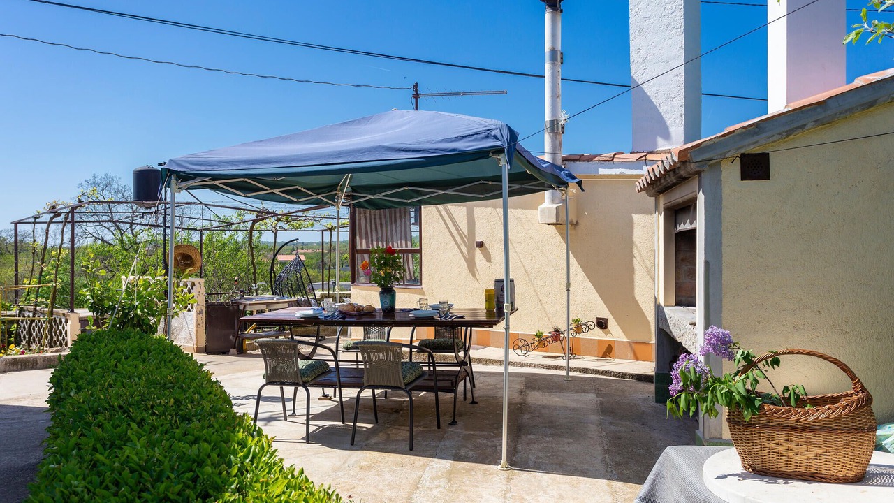 Photo of Others in Vinez