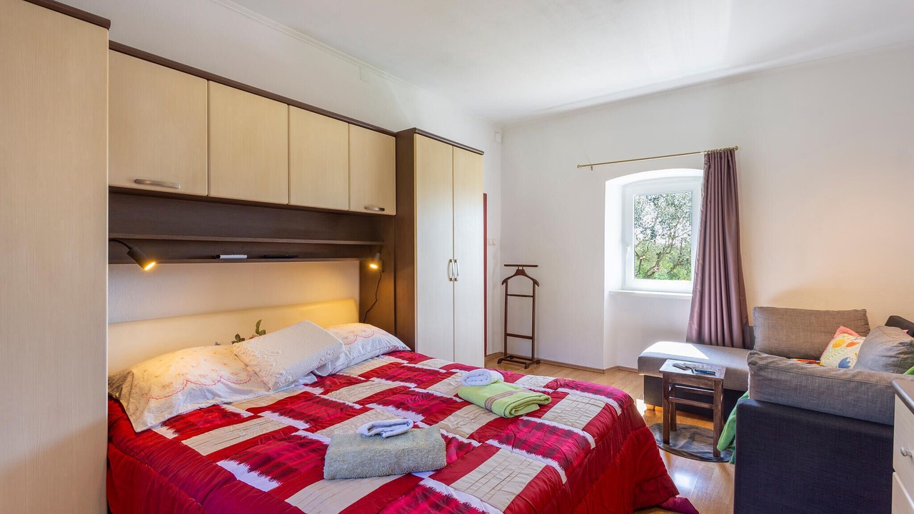 Photo of Others in Vinez