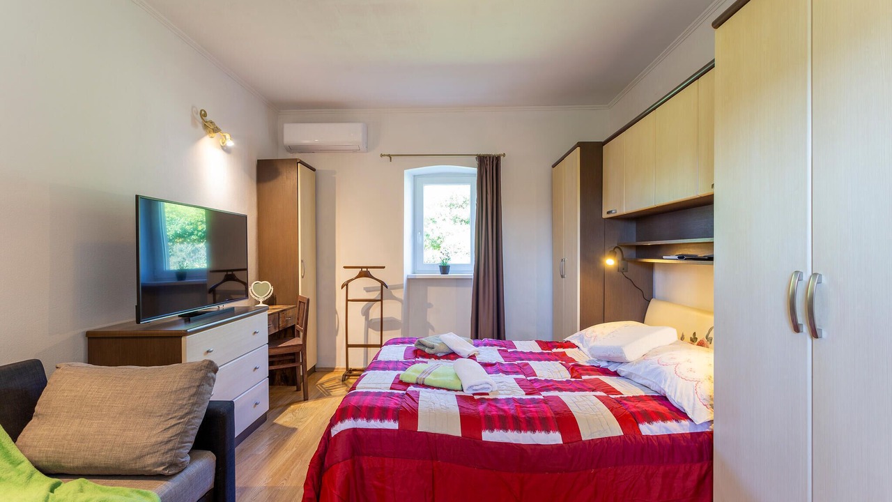 Photo of Others in Vinez