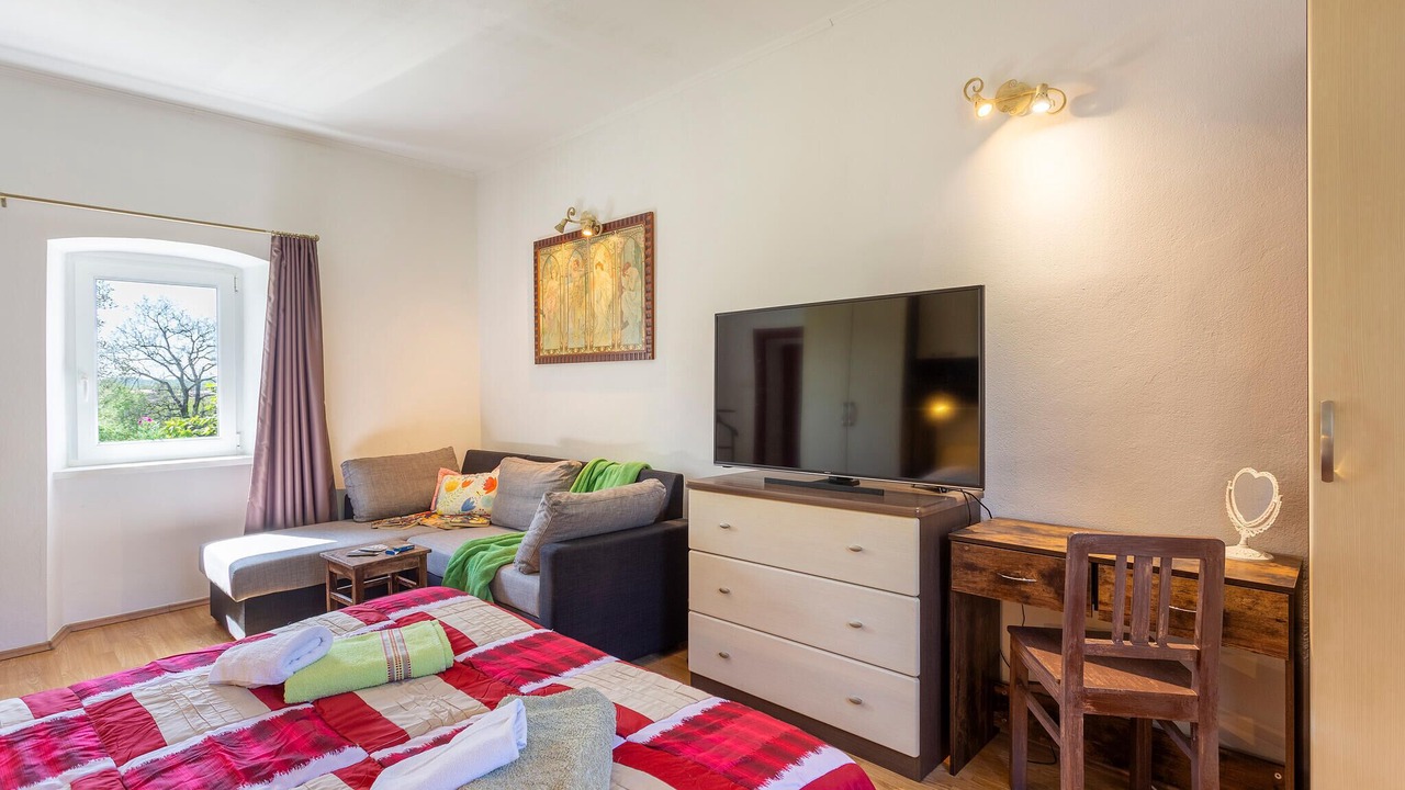 Photo of Others in Vinez