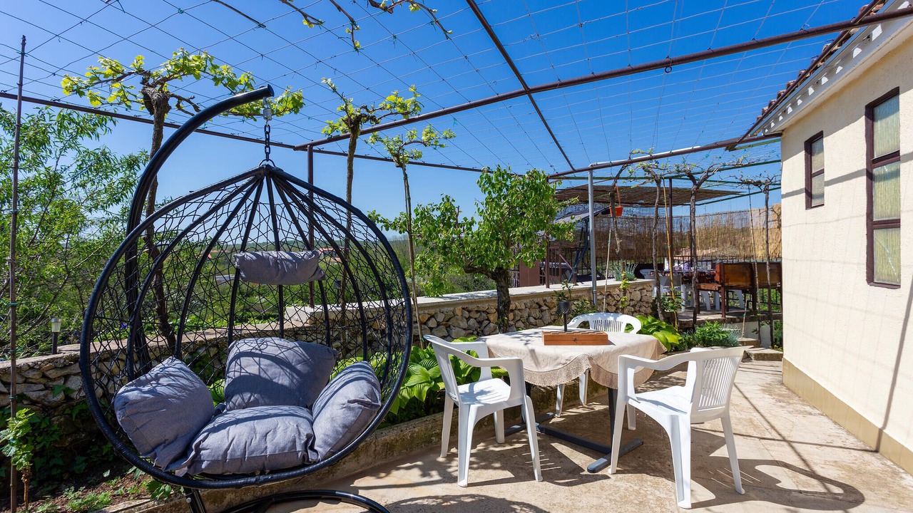 Photo of Others in Vinez