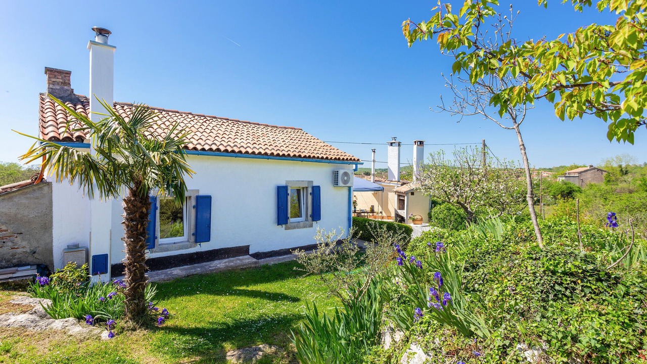 Photo of Others in Vinez