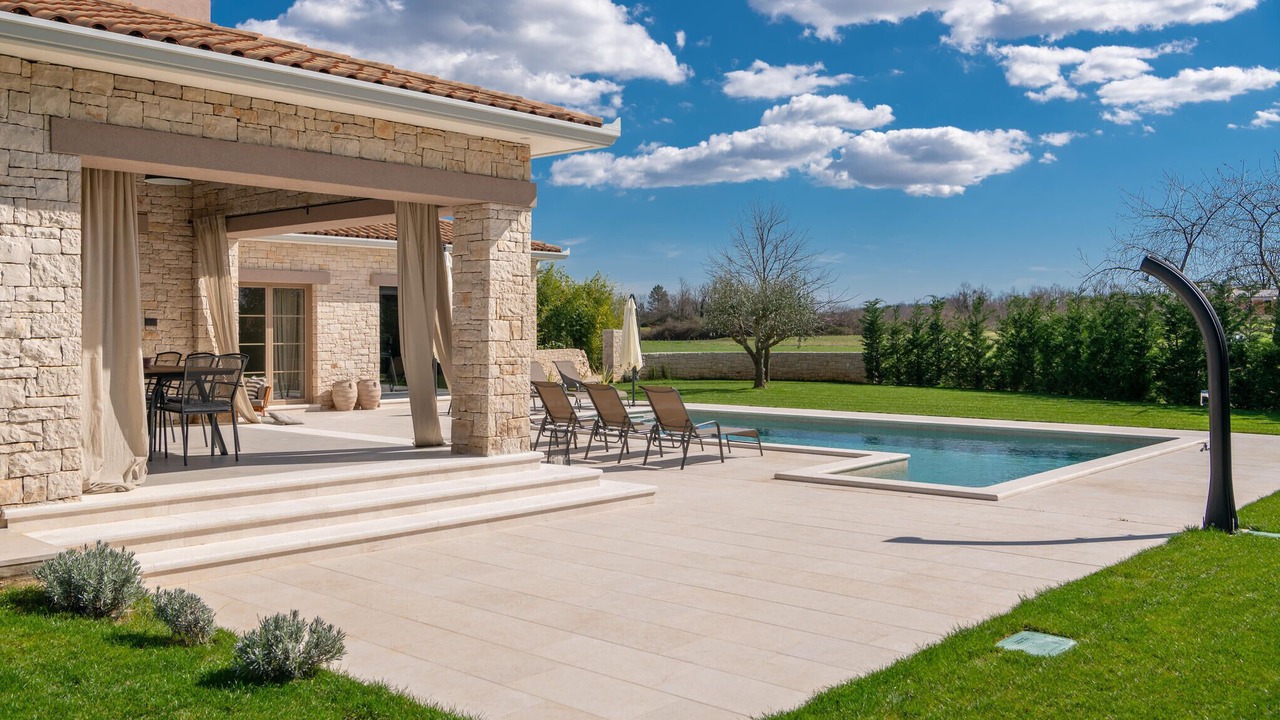 Photo of Outdoor in Gracisce