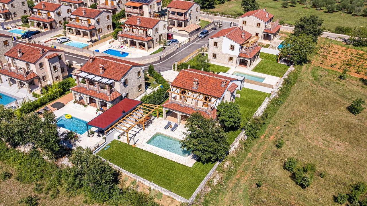 Photo of Others in Cabrunici