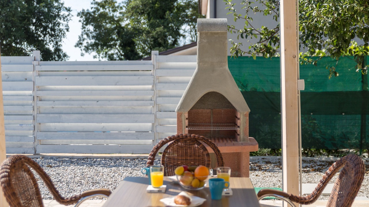 Photo of Outdoor in Tinjan