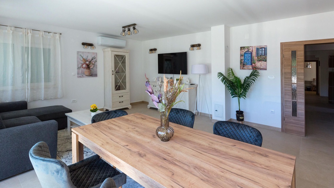 Photo of Bedroom in Duba