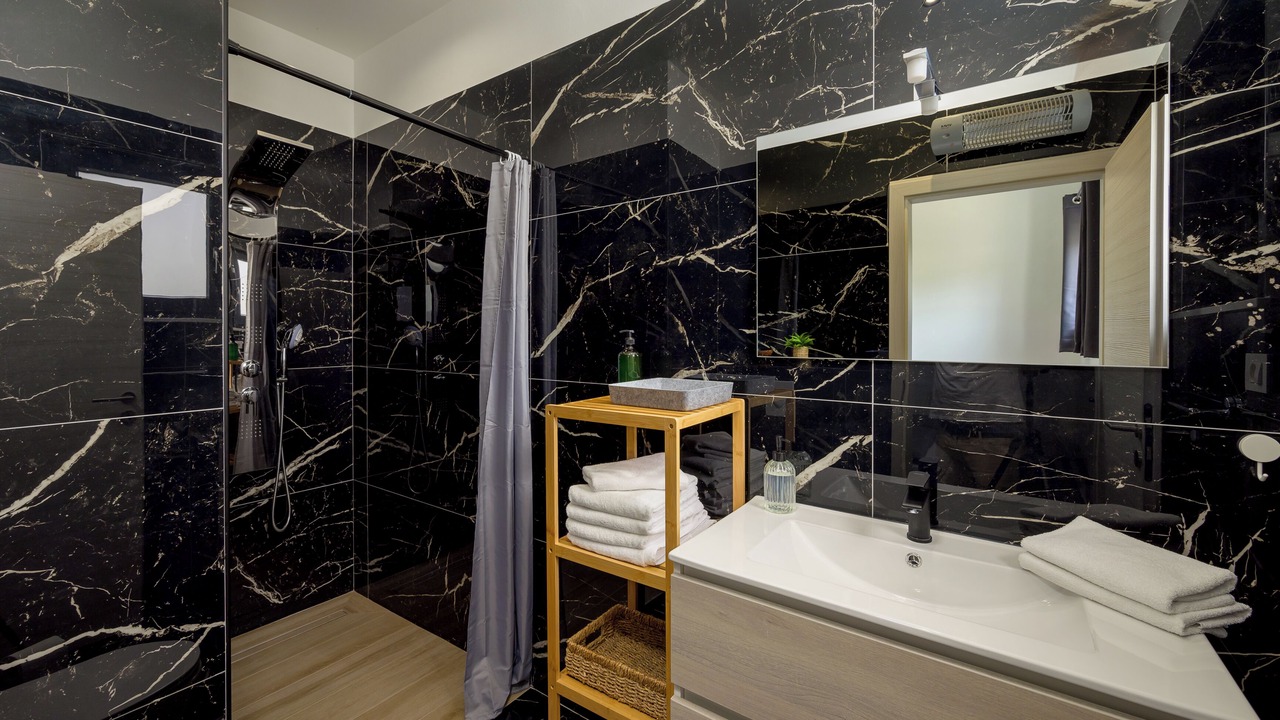 Photo of Bathroom in Topid