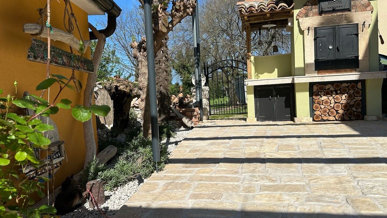Photo of Outdoor in Mugeba