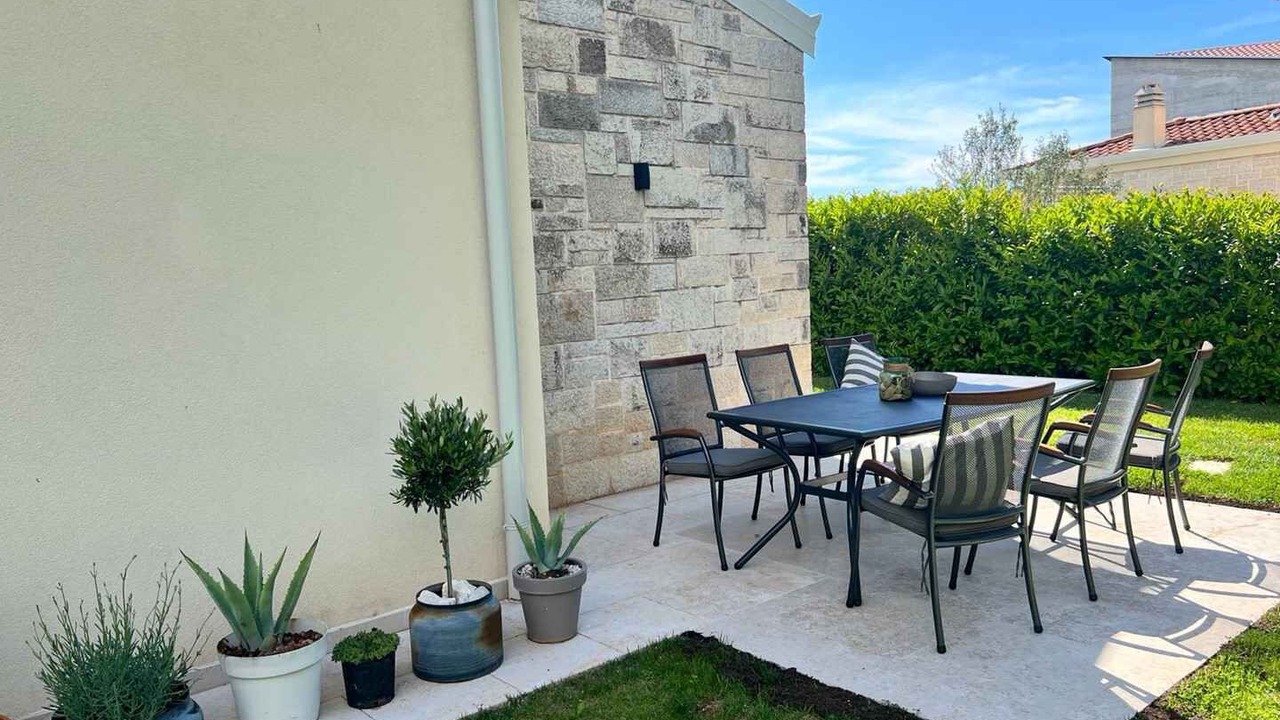 Photo of Outdoor in Tinjan