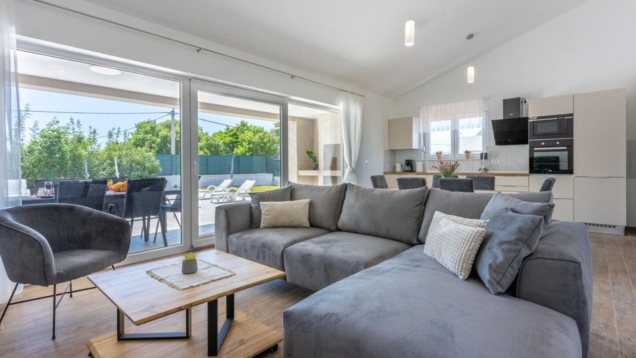 Photo of Livingroom in Brgod