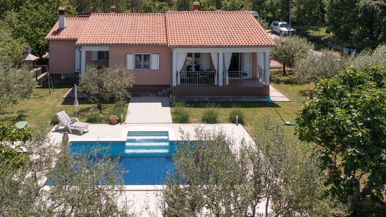 Photo of Outdoor in Rogocana