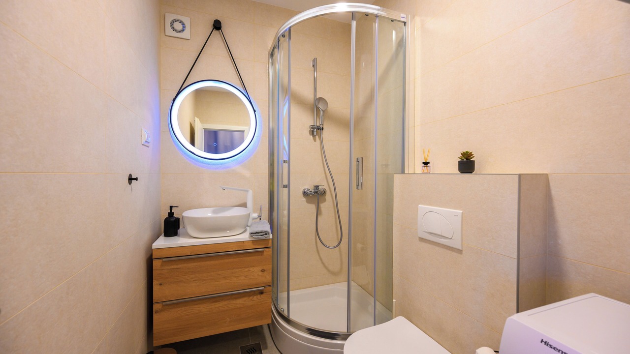 Photo of Bathroom in Sreser