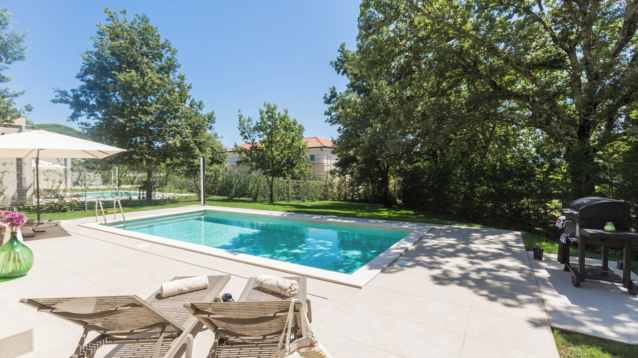 Photo of Outdoor in Tadini