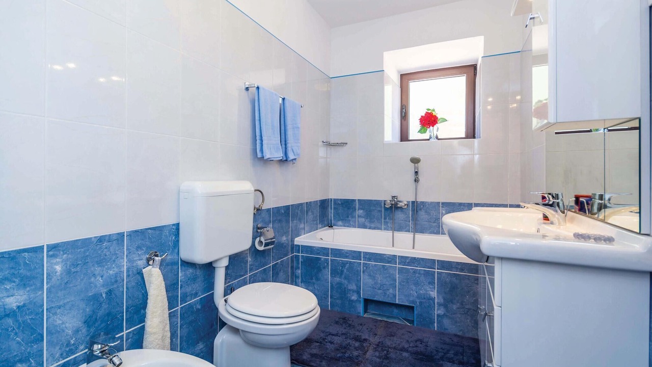 Photo of Bathroom in Pobri