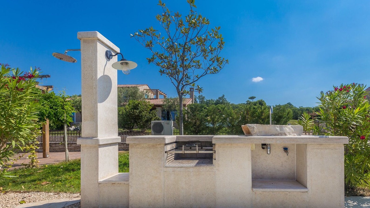 Photo of Patio Balcony in Vardica