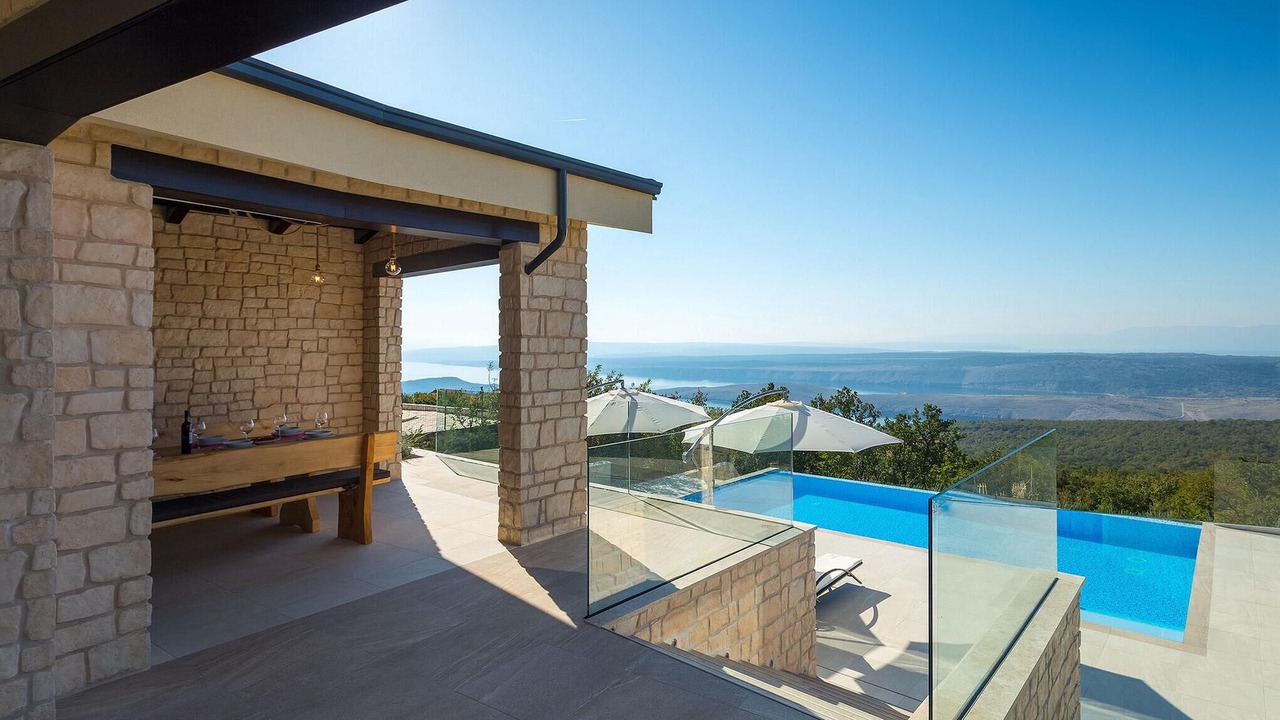 Photo of Outdoor in Smrika
