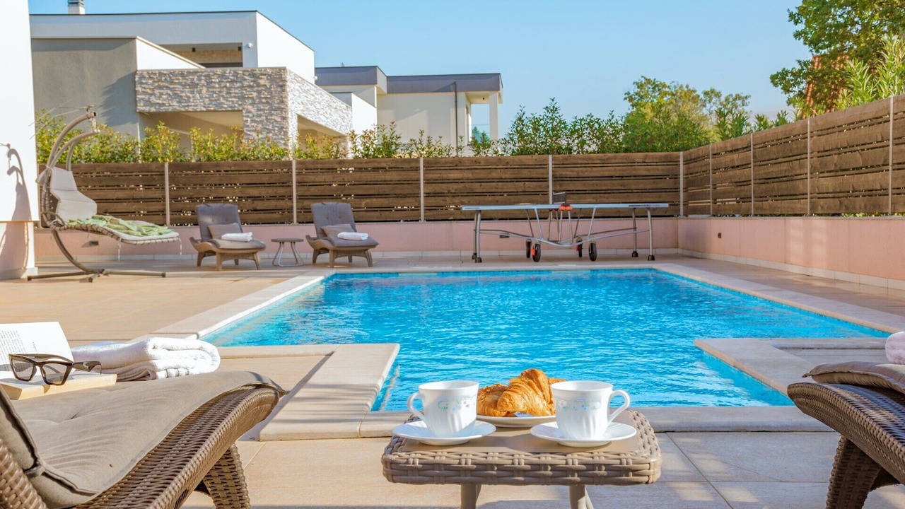 Photo of Outdoor in Peroj