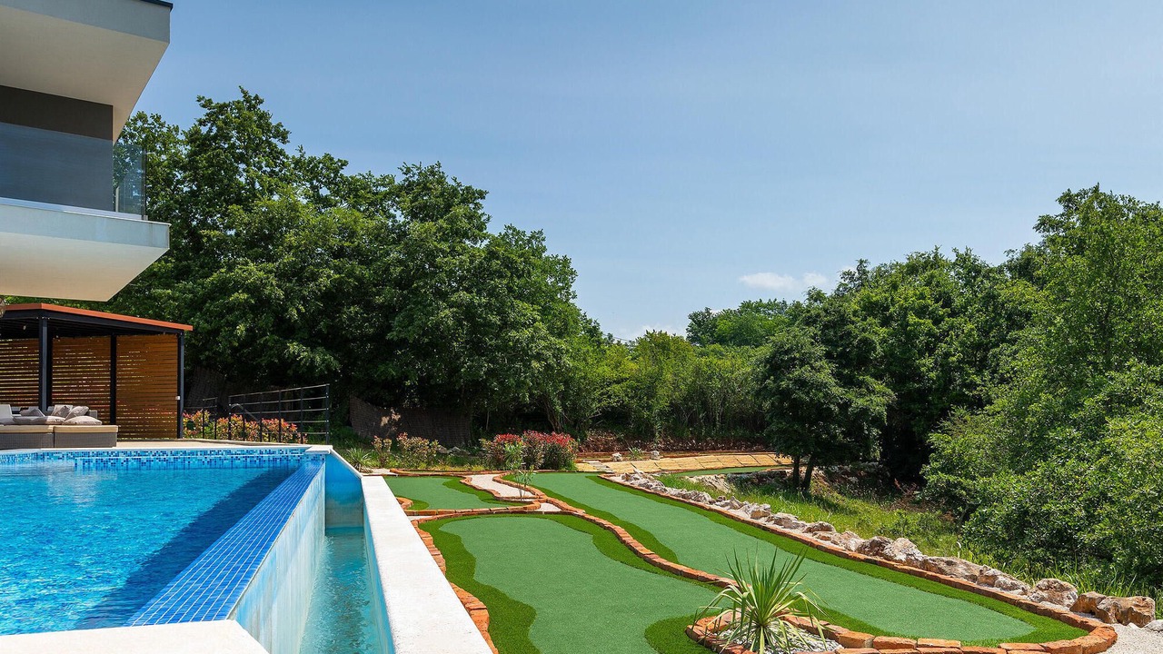 Photo of Outdoor in Jadruhi