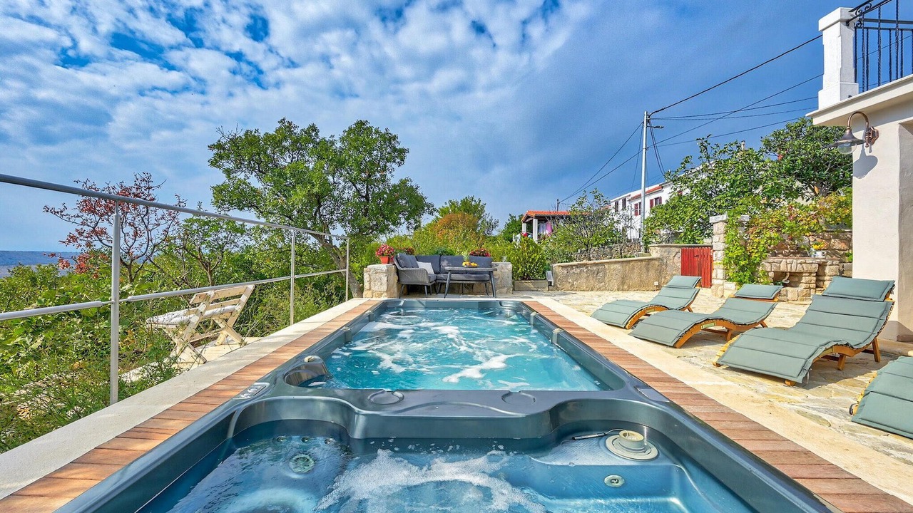Photo of Outdoor in Smrika