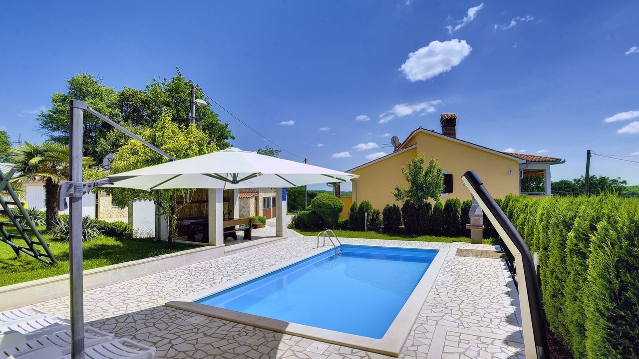 Photo of Outdoor in Lindar