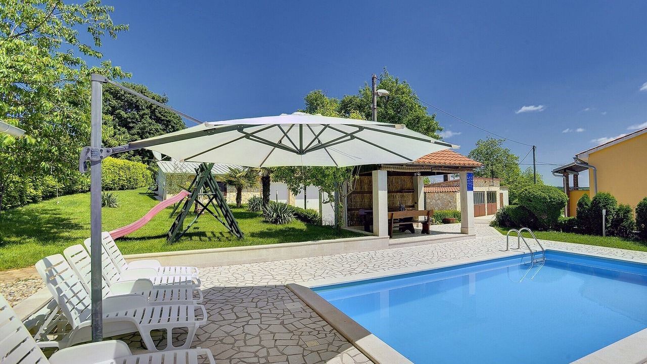 Photo of Outdoor in Lindar