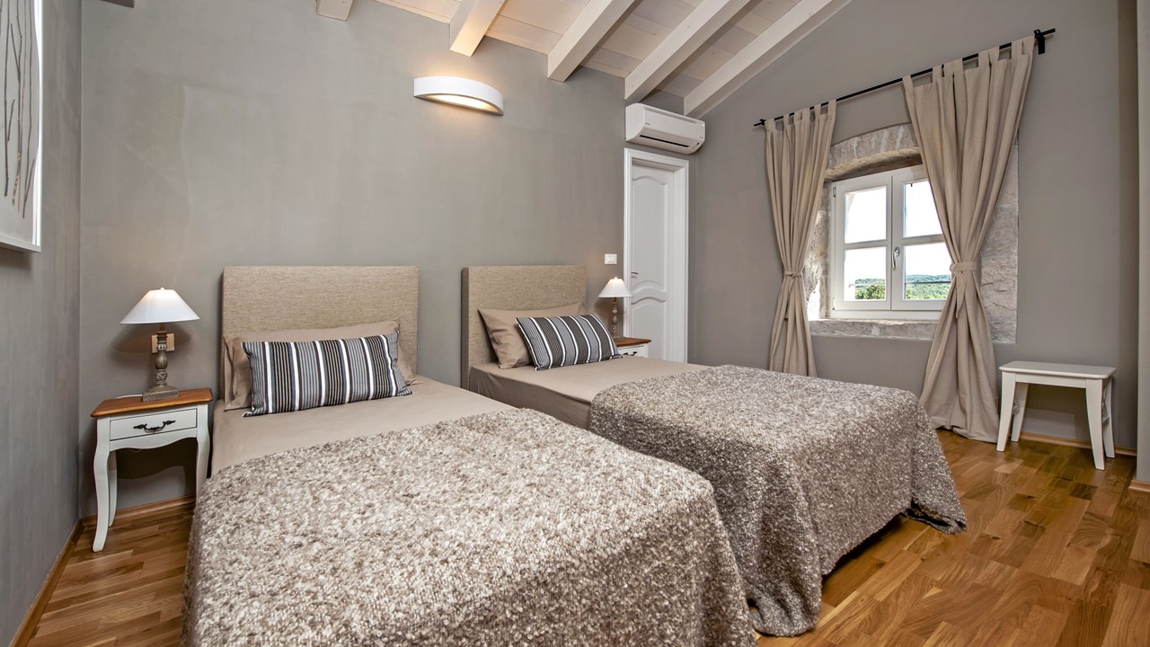 Photo of Bedroom in Mrgani
