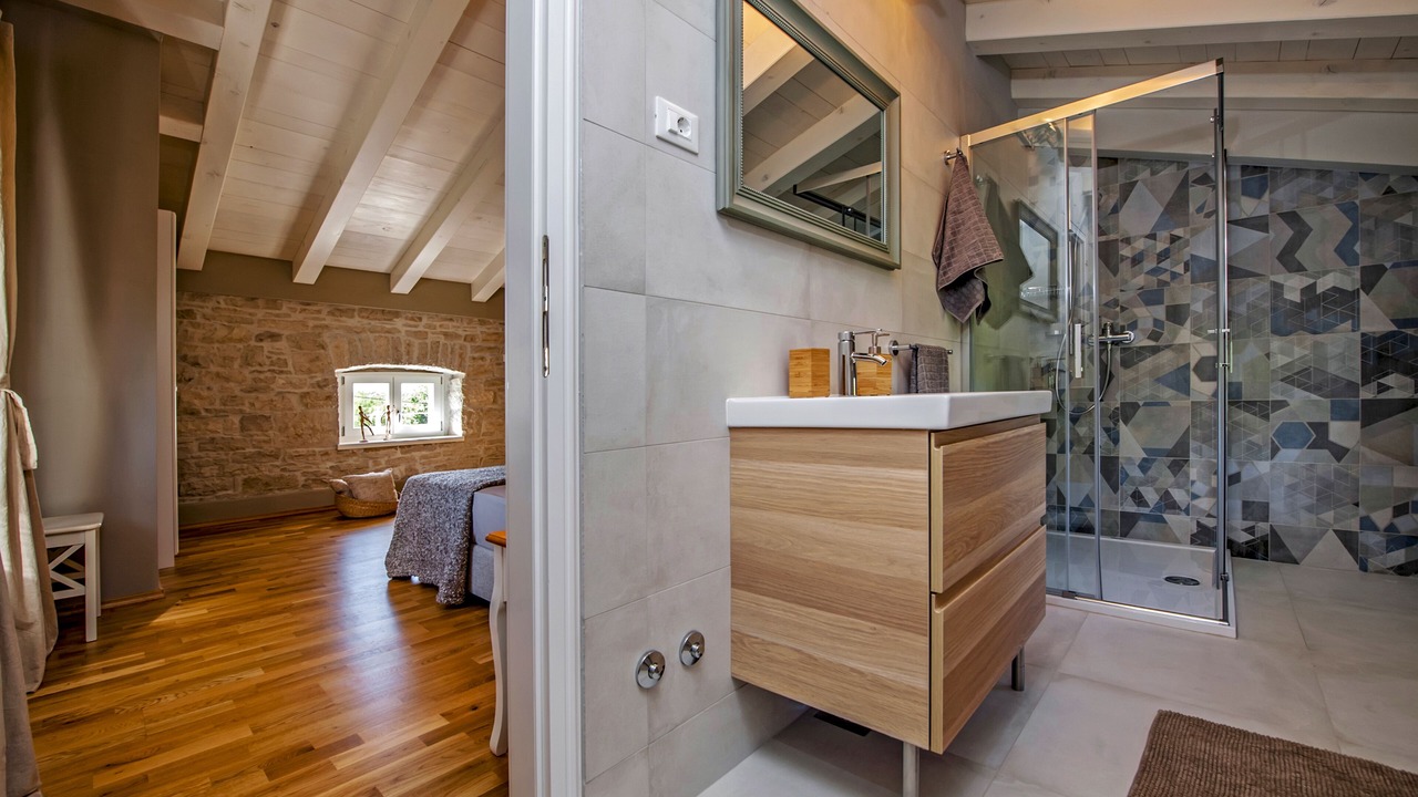 Photo of Bathroom in Mrgani