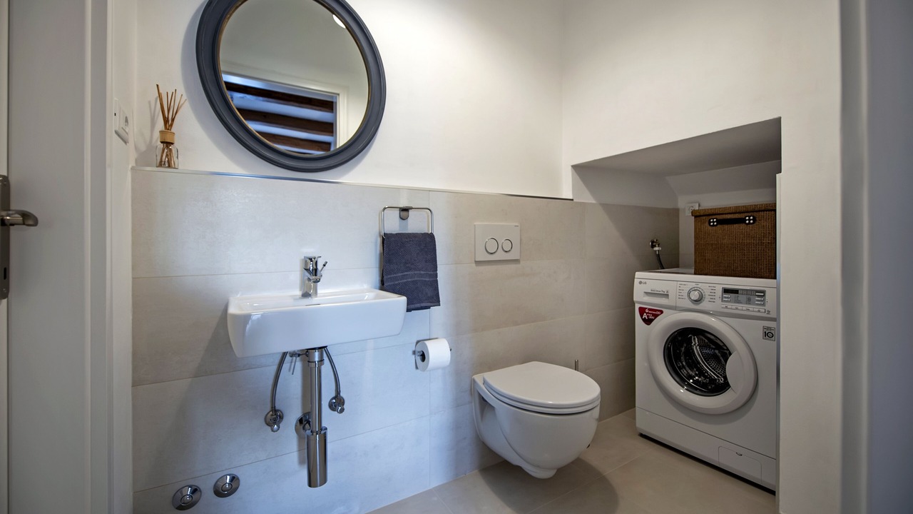 Photo of Bathroom in Mrgani