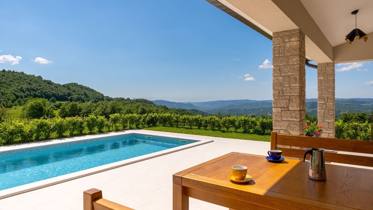 Photo of Outdoor in Draguc