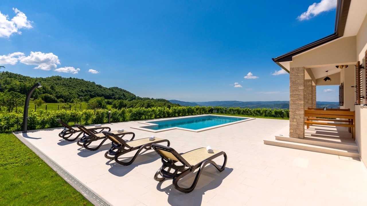 Photo of Outdoor in Draguc